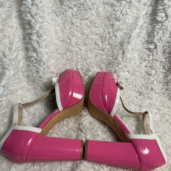 Alegra K synthetic patent hot Pink and White T strap Platform Heels SZ9 - Picture 5 of 11